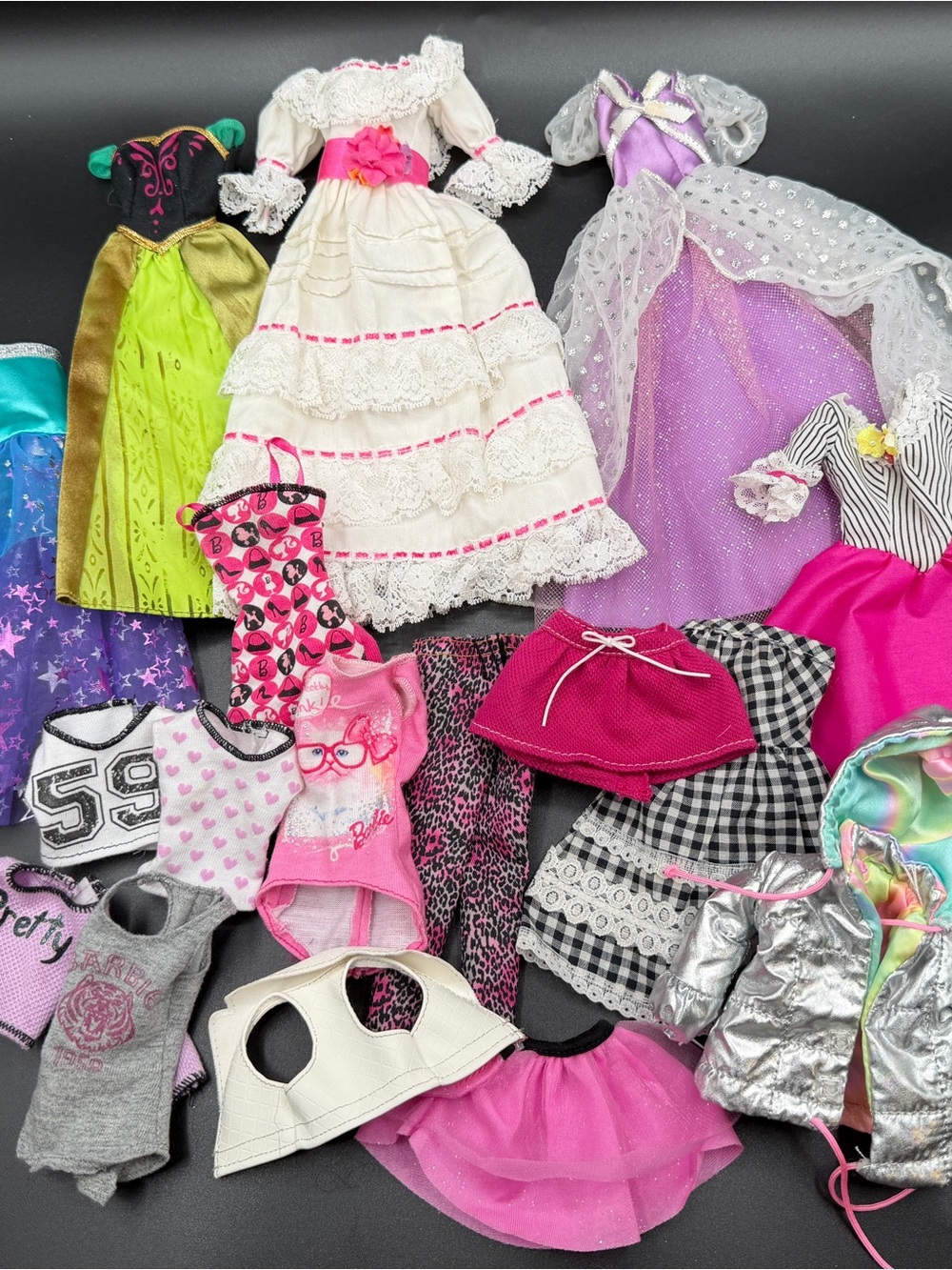 Barbie HUGE lot of clothes & accessories princess dresses casual dolls GUC